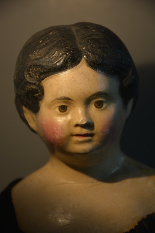 Papiermache schwarzes Kleid Papiermache schwarzes Kleid